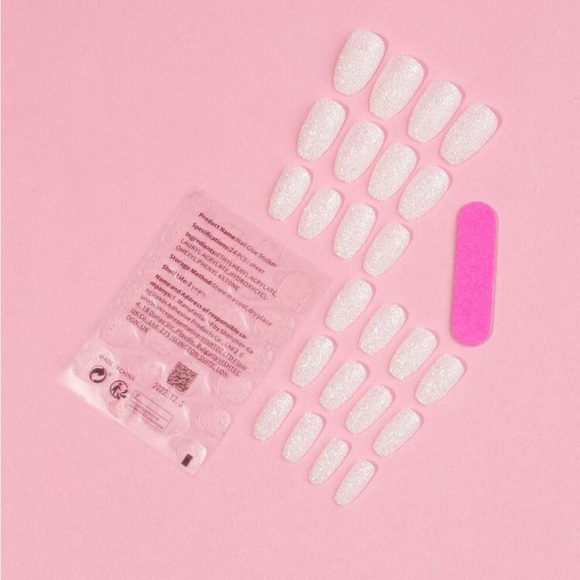 2 sets of Press-on Nails - Picture 4 of 8